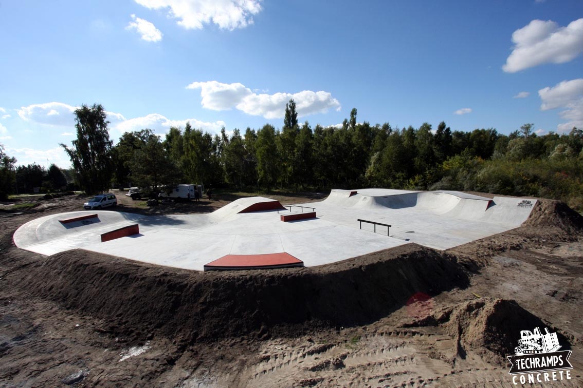 Skatepark betonowy Techramps - Trzebież 