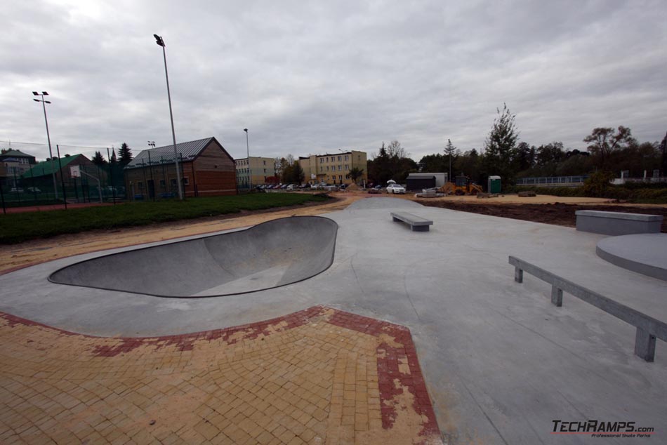 Betonowy skatepark w Turośni Kościelnej