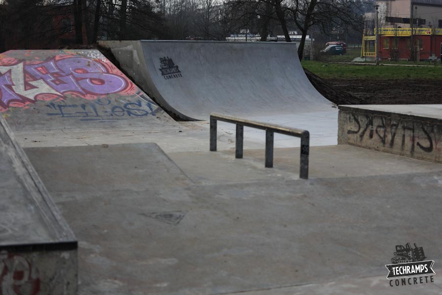 Skatepark betonowy - Mistrzejowice 