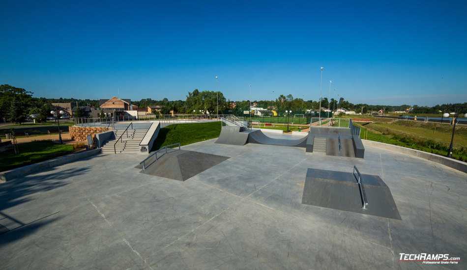 Skatepark betonowy Techramps - Wąchock 