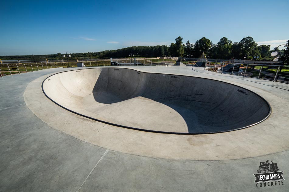 Skatepark w Wąchocku - najgłębszy bowl w Polsce