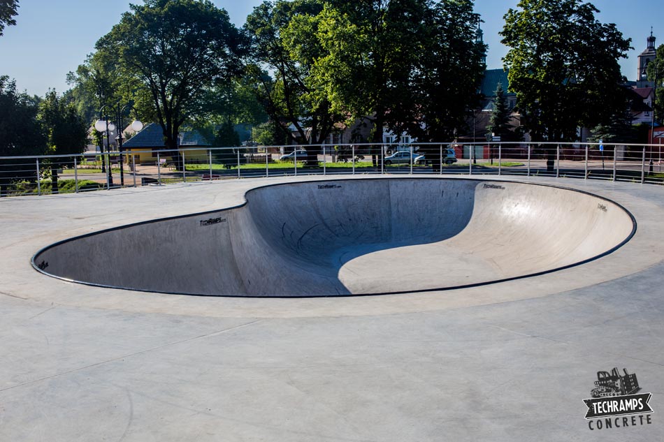 Bowl - skatepark Wąchock